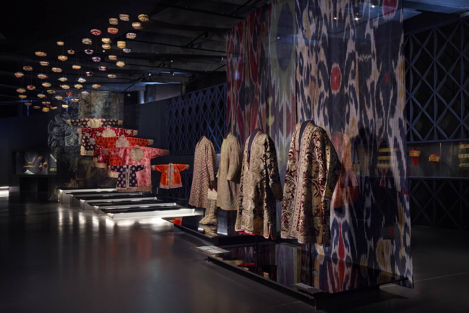  On the Roads to Samarkand. Wonders of Silk and Gold | photo 3