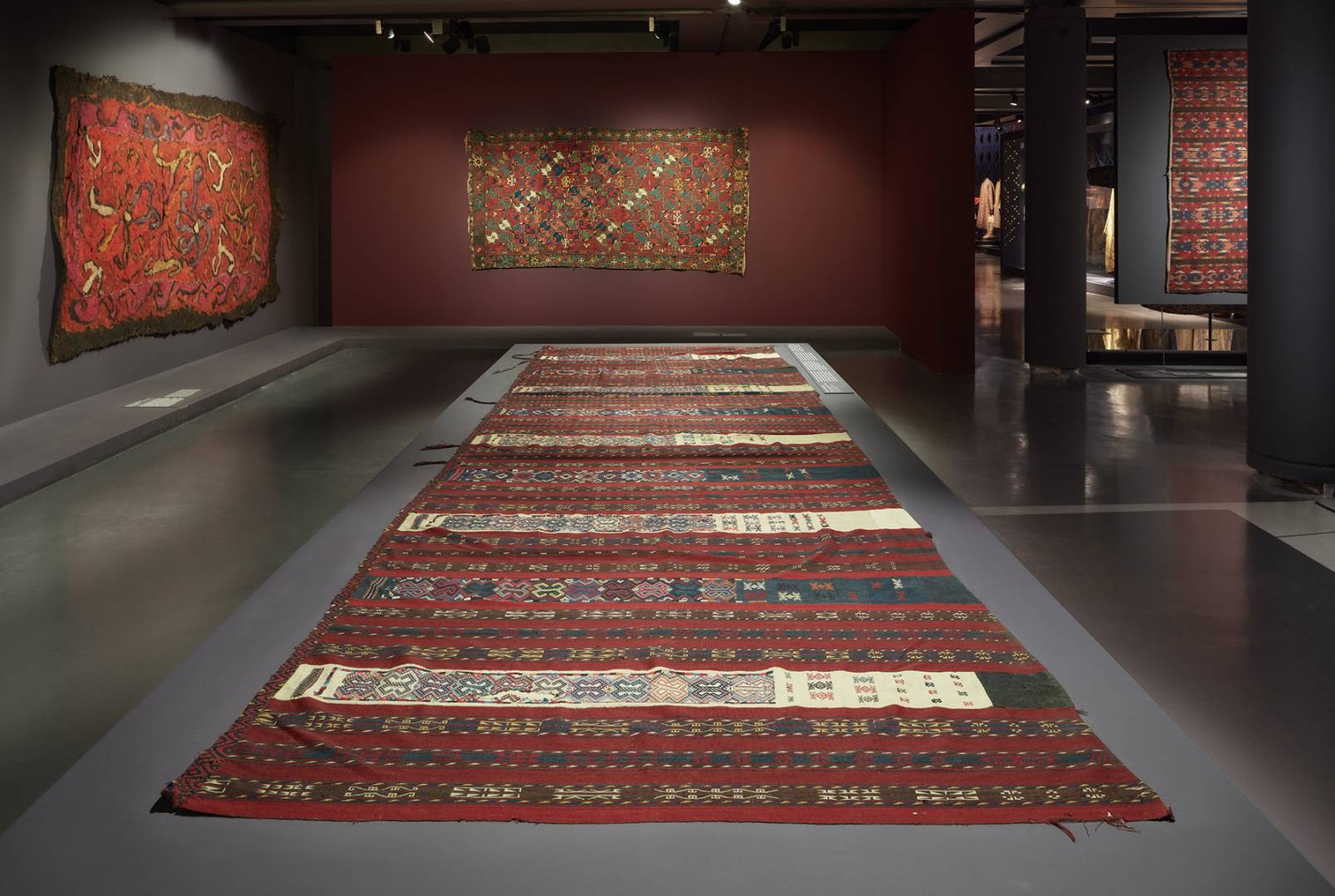  On the Roads to Samarkand. Wonders of Silk and Gold | photo 23